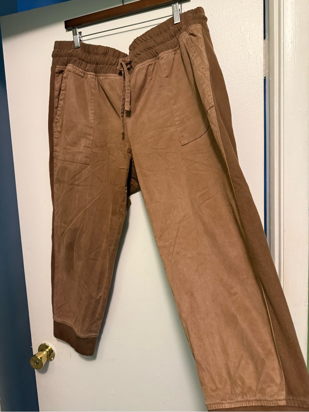 Time and Tru Brown Drawstring Capri Pants